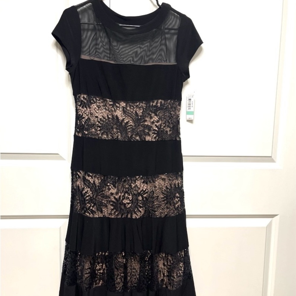 R&M Richards Black Lace Midi Dress Size 8 - Picture 2 of 11